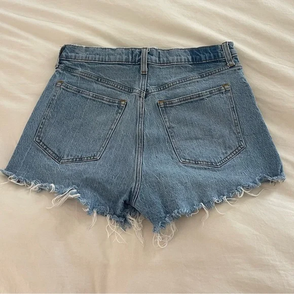 Abercrombie & Fitch- The Mom Short High Rise - Picture 2 of 8